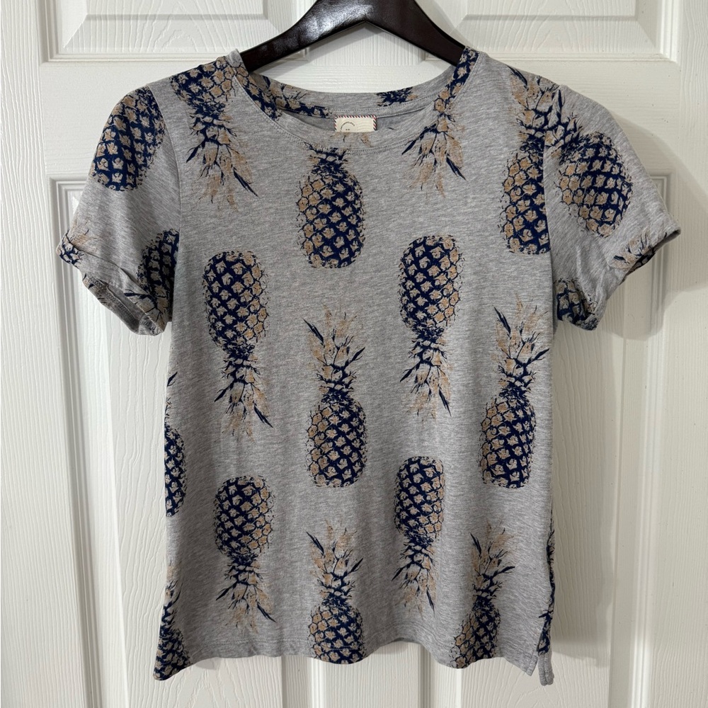 Anthropologie Gray and Navy Pineapple Print Tee